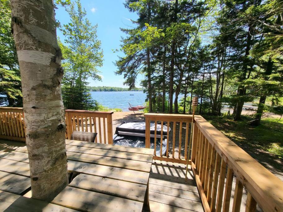 Leland'S Lakehouse Вулфвілл Екстер'єр фото